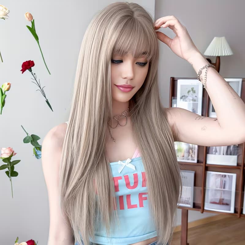 Ashley — дълга, права, руса, с бретон